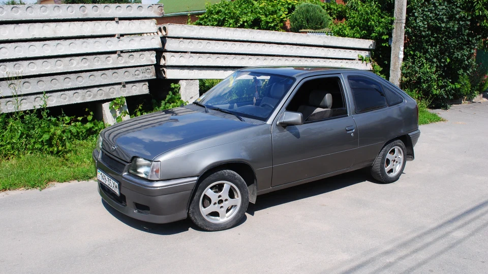 Opel Kadett magnat 5