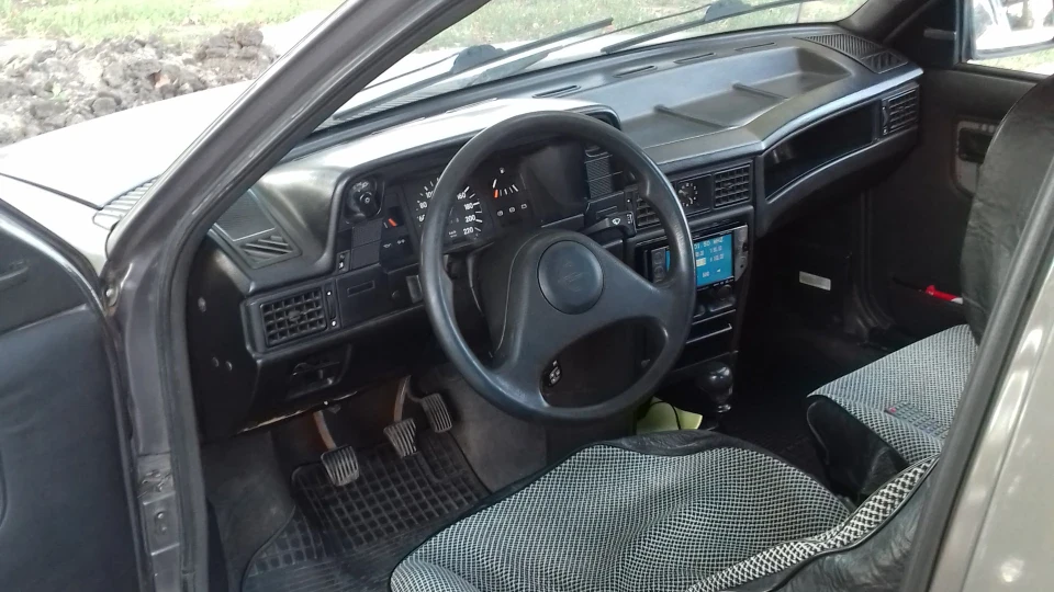 Opel Kadett Мокрий асфальт