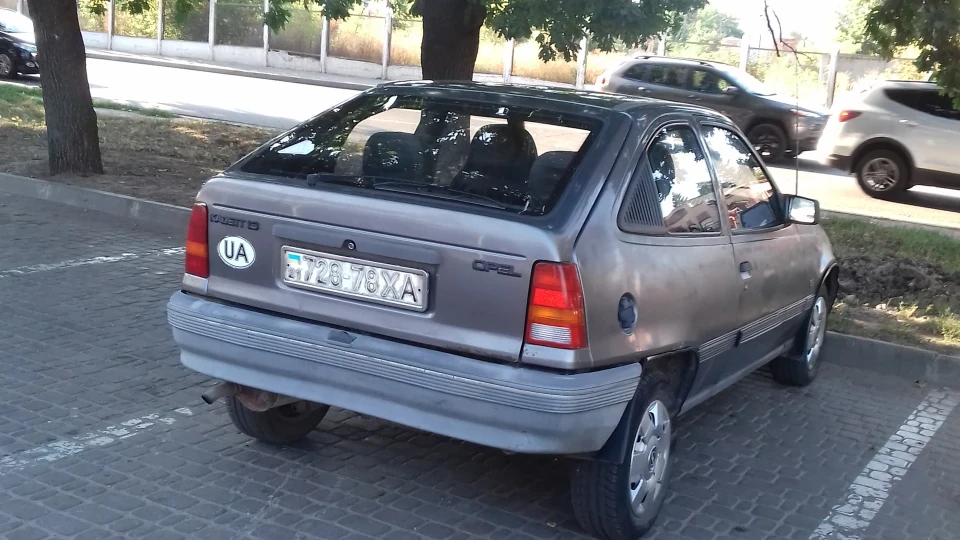 Opel Kadett Мокрий асфальт 2
