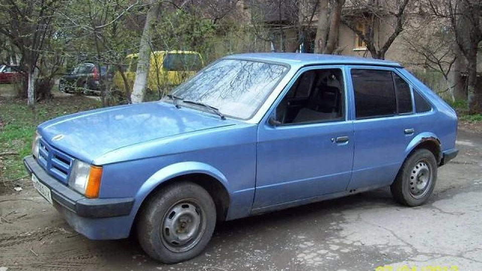 Opel Kadett Mystic_Blue)) 3