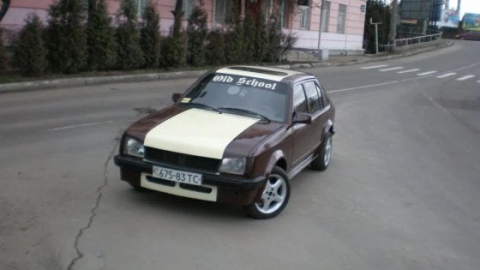 Opel Kadett OldSchool`naya chocolate)