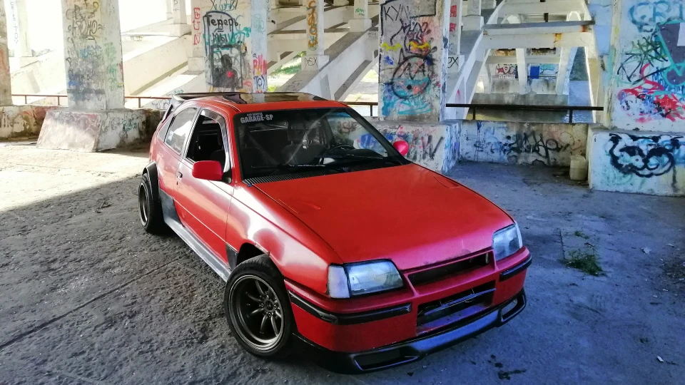 Opel Kadett Red 2.0 GTR