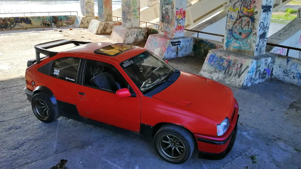 Opel Kadett Red 2.0 GTR 2