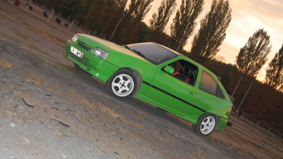 Opel Kadett Салатовий 2.0 5