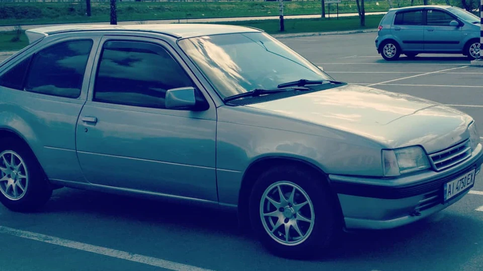 Opel Kadett Срібляста бестія 2