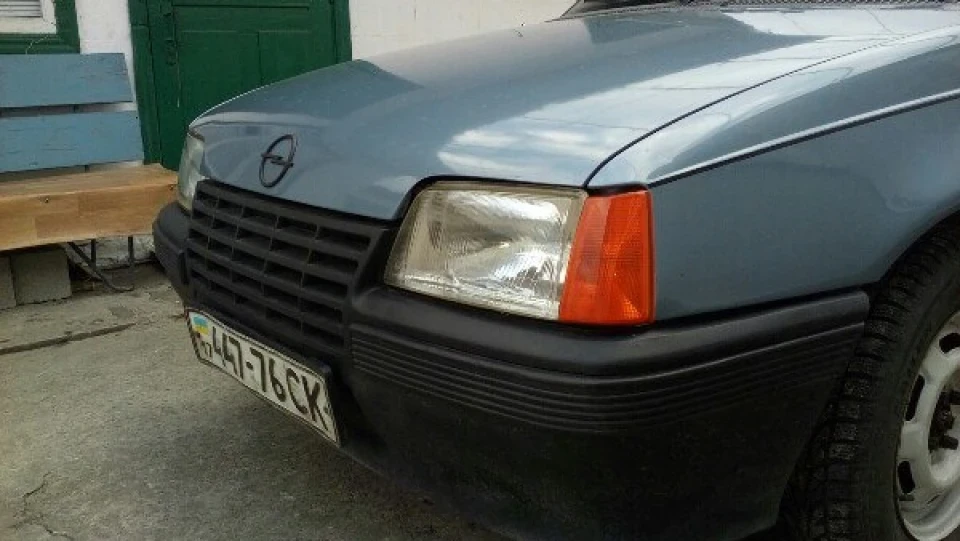 Opel Kadett сіро-блакитна краса)) 3