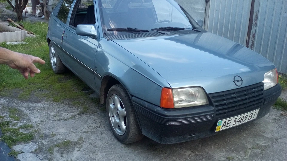 Opel Kadett сіро-блакитна краса)) 5