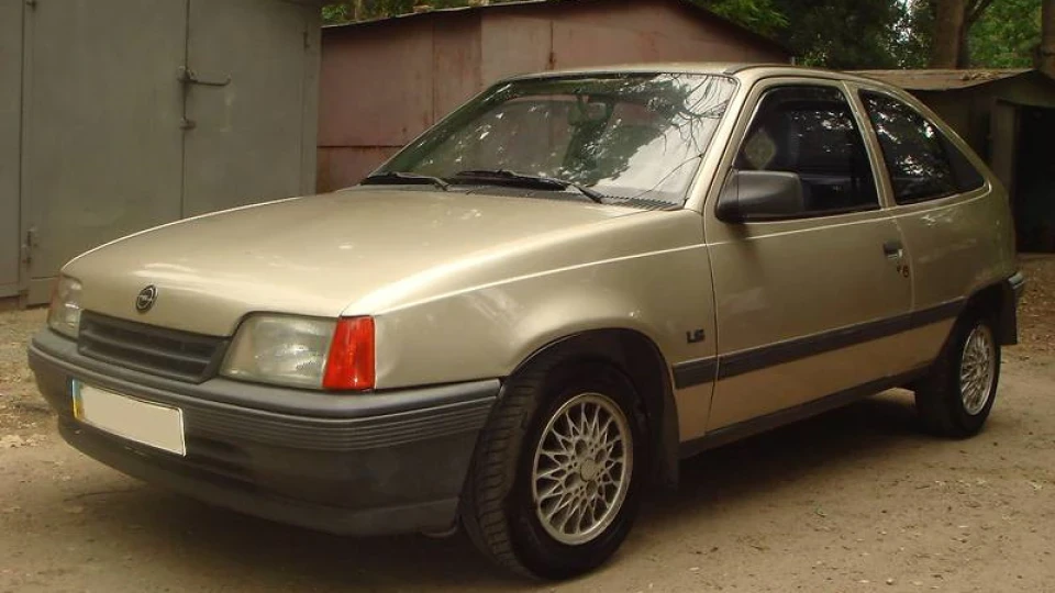 Opel Kadett Сірий шампань 2