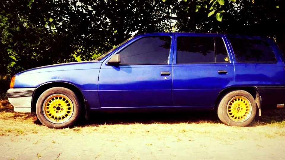 Opel Kadett синій корч VARILAY