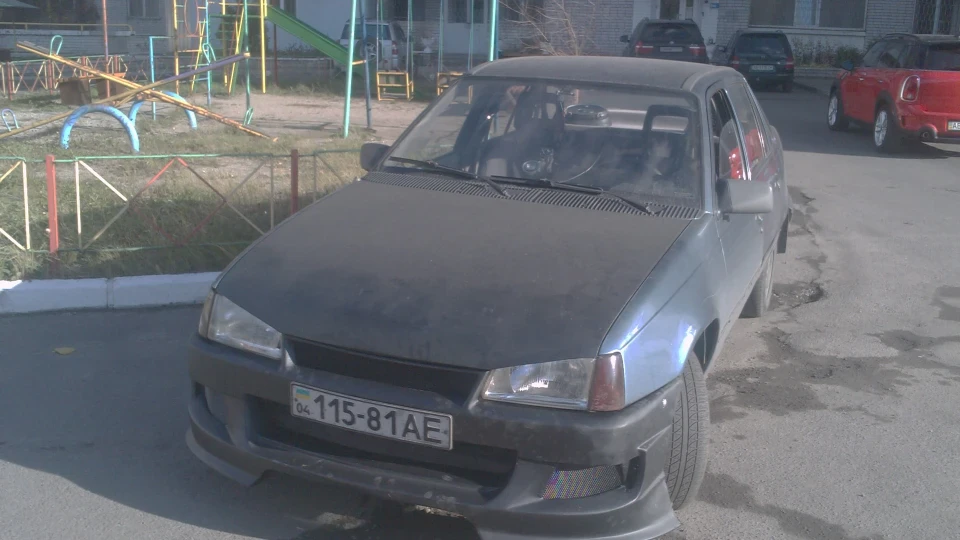 Opel Kadett синій седан 5