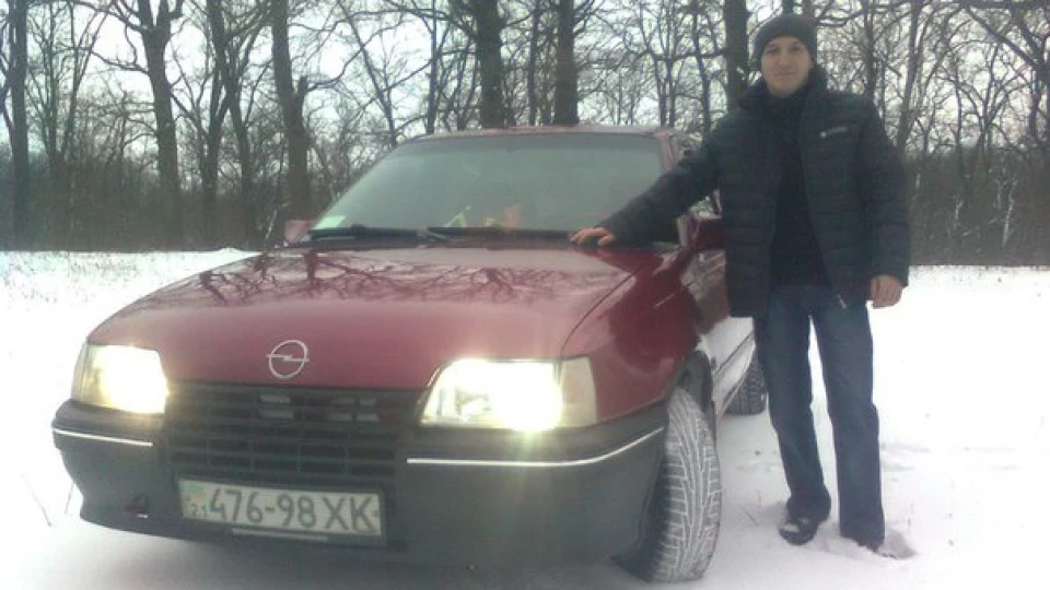 Opel Kadett вишневий 1,6MI C16NZ 3