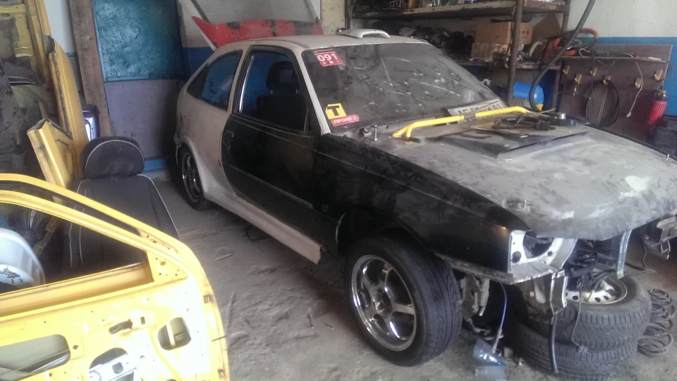 Opel Kadett White K 2.0 16V 4