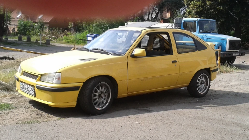 Opel Kadett Yellow 3