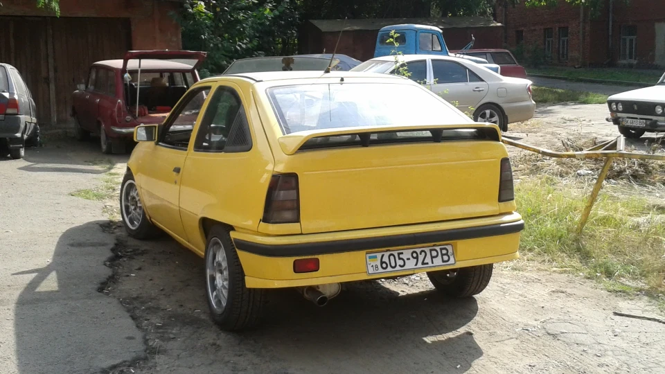 Opel Kadett Yellow 5