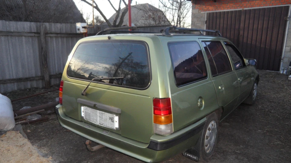 Opel Kadett Зелений Караван 2