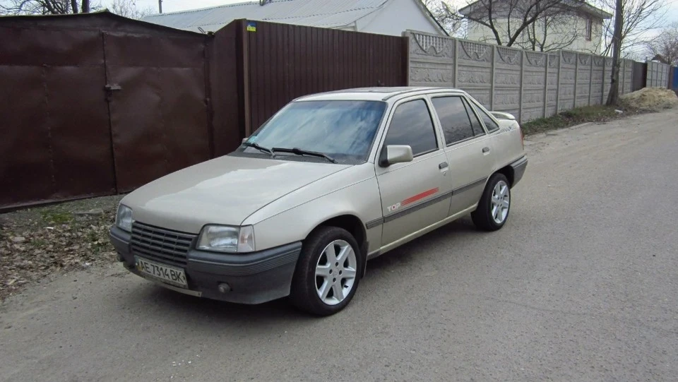Opel Kadett Жи є!