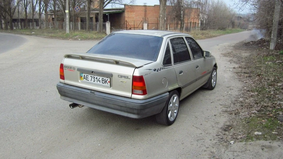 Opel Kadett Жи є! 2