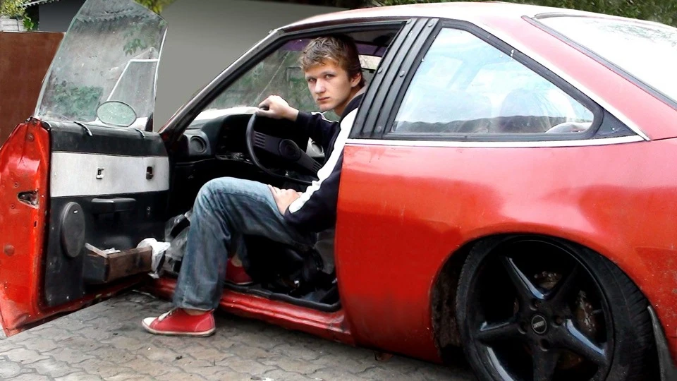 Opel Manta 1.9S Red 3