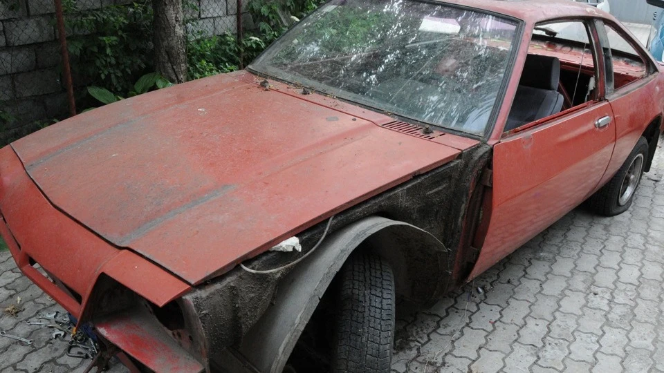 Opel Manta 1.9S Red 4