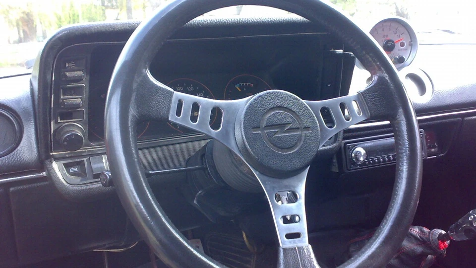 Opel Manta Exclusive 2