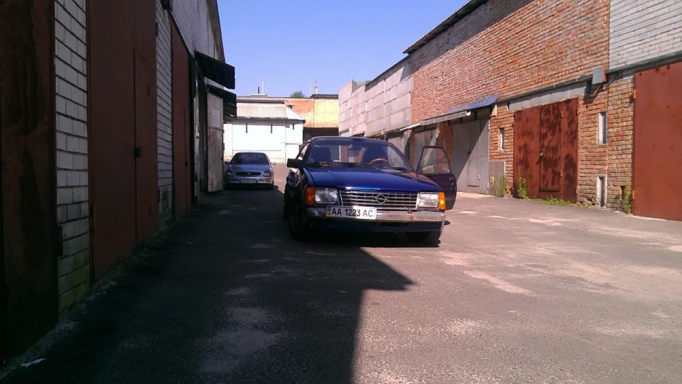 Opel Monza 4