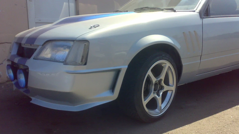 Opel Monza 2