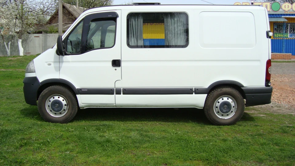 Opel Movano Каргокемпер)) 2,5 CDTI 4
