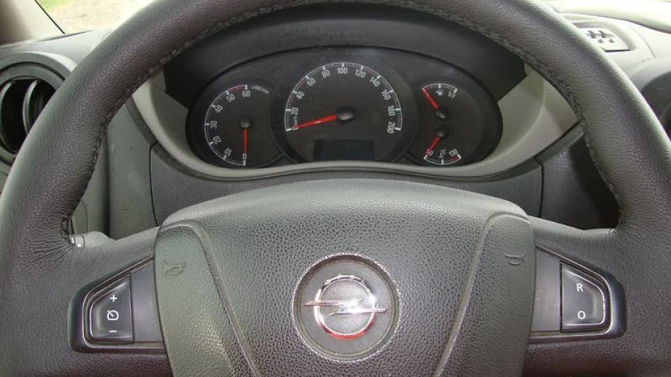 Opel Movano Pilot 3