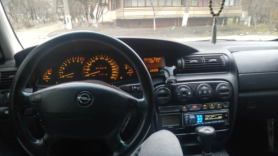 Opel Omega 3
