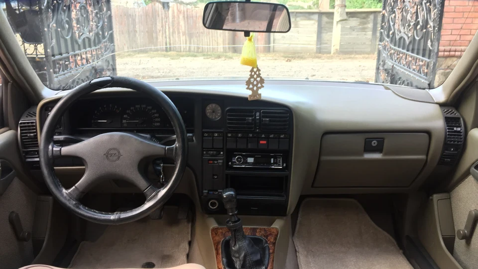 Opel Omega 1.8GL Черепаха 3