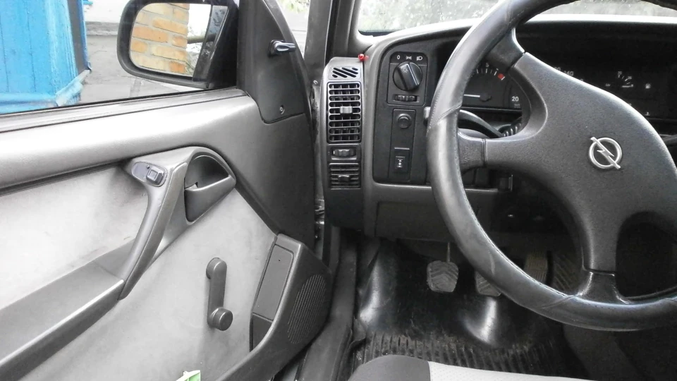 Opel Omega 1.8SEH 4