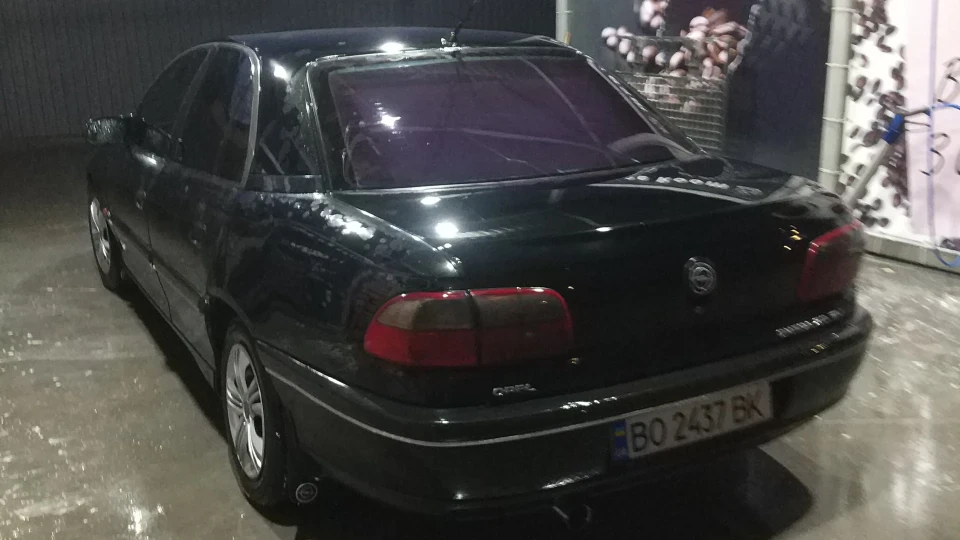 Opel Omega 2.0 16 2