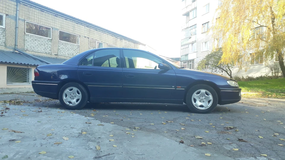 Opel Omega 2.0 16v 4