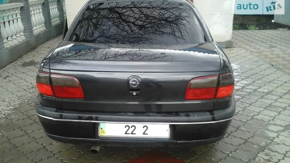 Opel Omega 2.0 16V 3