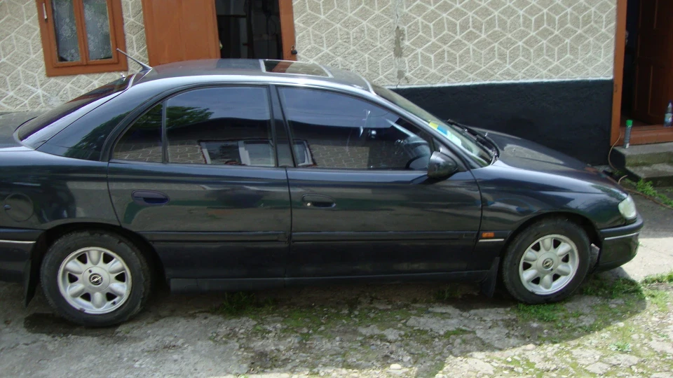 Opel Omega 2.0 16V 2