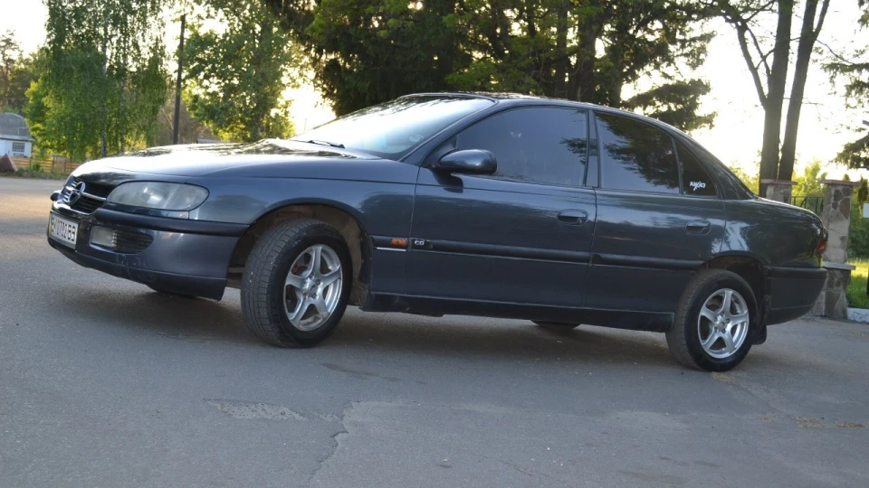 Opel Omega 2.0 16v 2