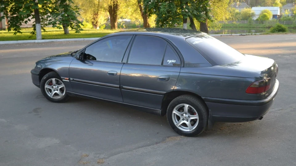 Opel Omega 2.0 16v 3