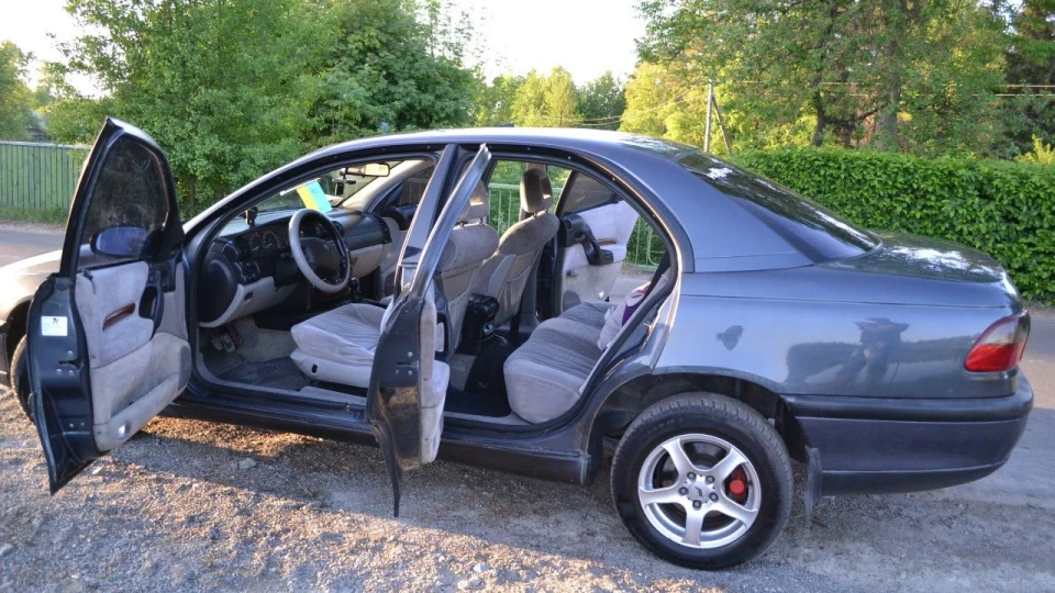 Opel Omega 2.0 16v 5