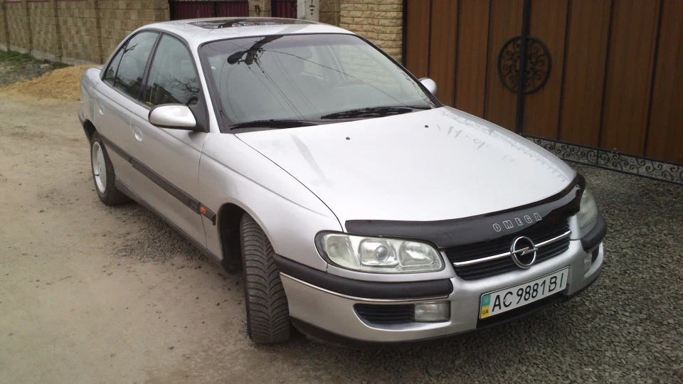 Opel Omega 2.0 16v