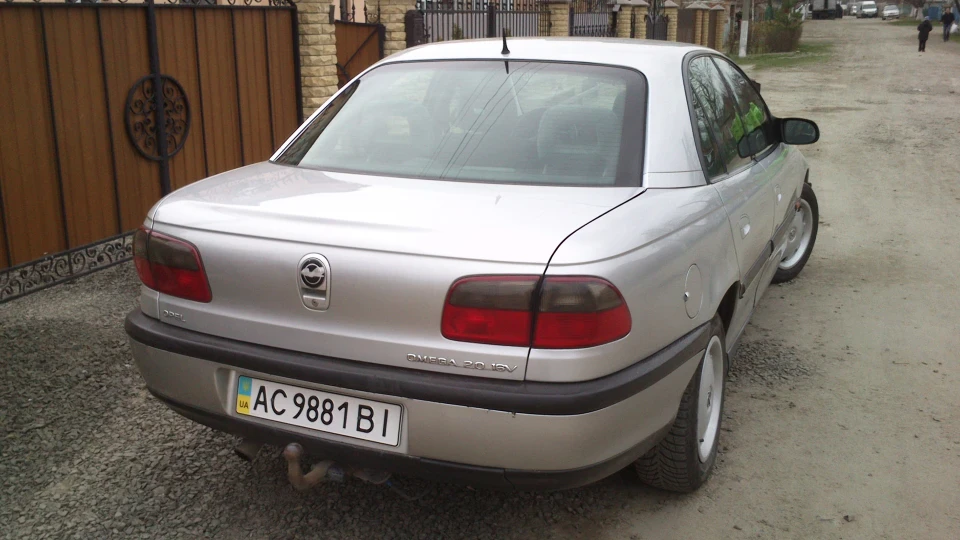 Opel Omega 2.0 16v 2