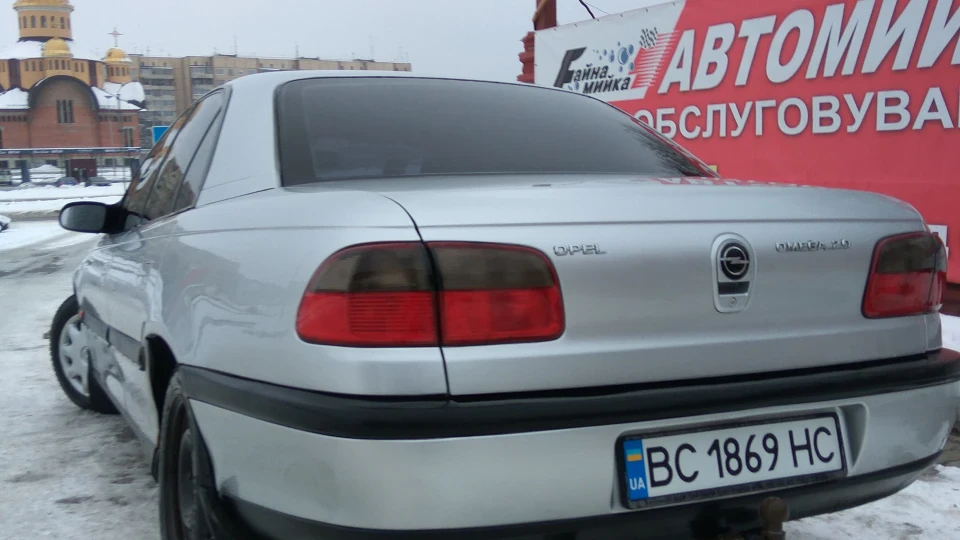 Opel Omega 2.0 8кл. 2