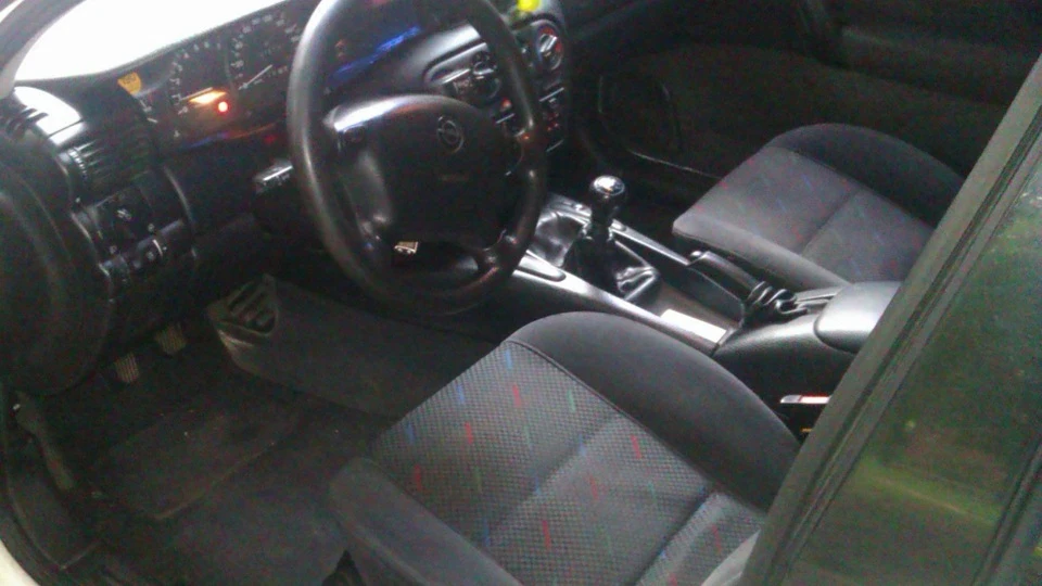 Opel Omega 2.0 Caravan 4