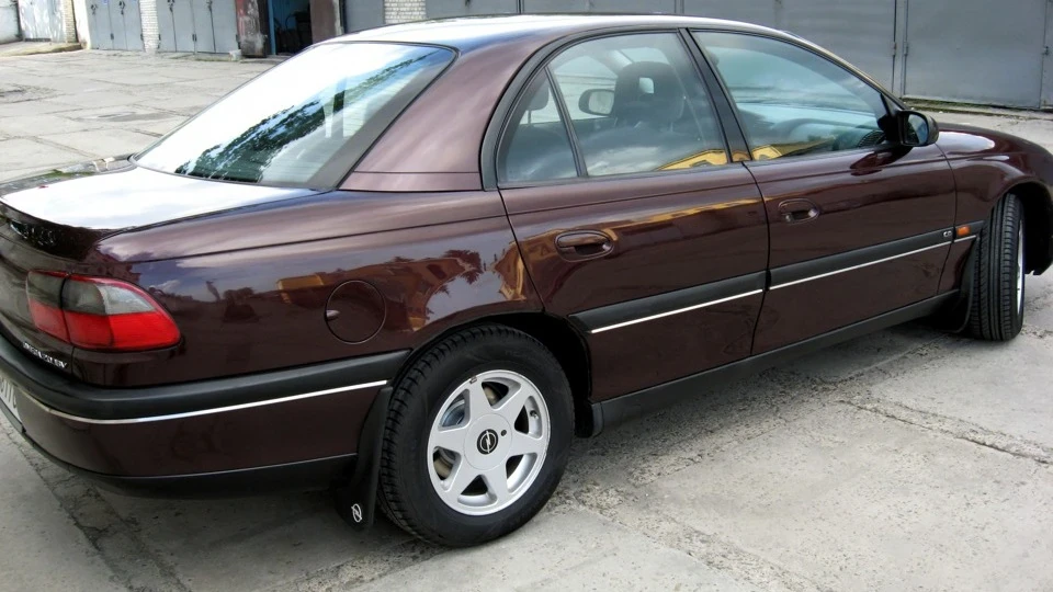 Opel Omega «2.0 i 16V» 4