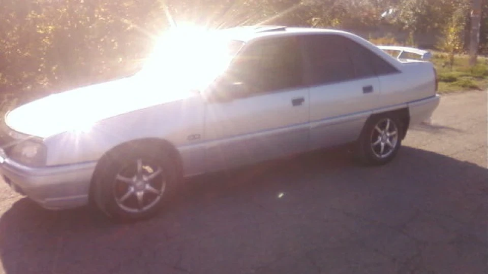 Opel Omega 2.0 i сірий перламутр 4