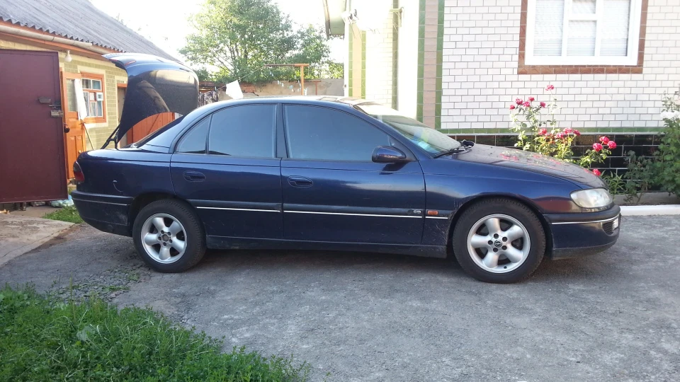 Opel Omega 2.0 МКПП 4