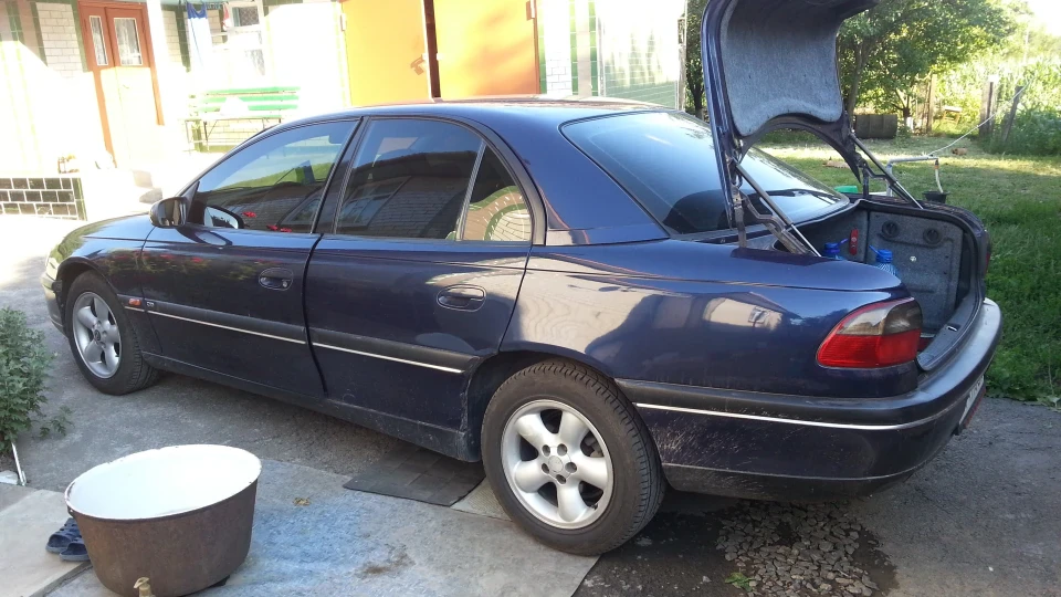 Opel Omega 2.0 МКПП 5