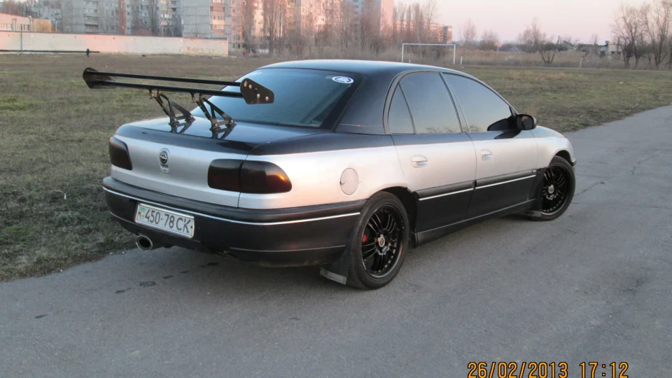 Opel Omega 2,0 POLICE 3