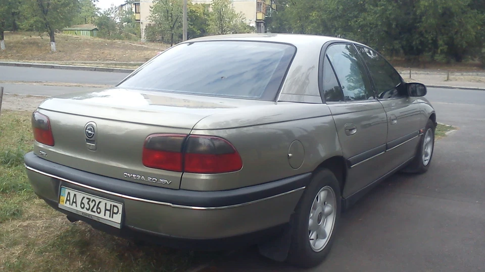 Opel Omega 2.0 спокійна ластівка 2