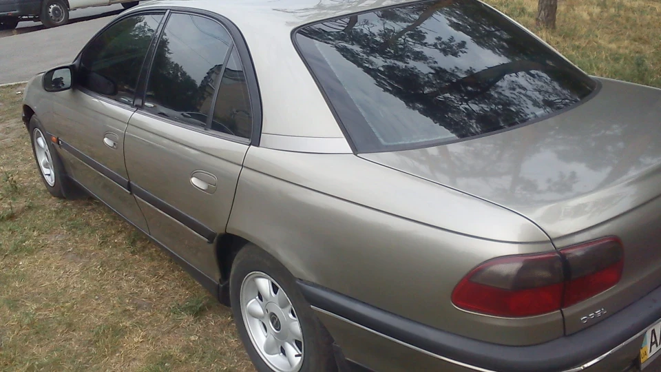 Opel Omega 2.0 спокійна ластівка 3