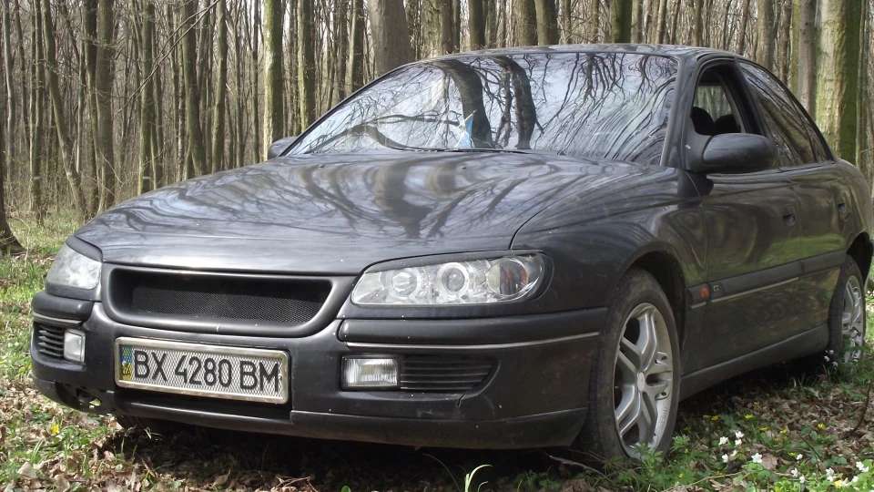 Opel Omega 2.0 v16